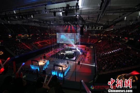 4月7日晚，第三届DOTA2亚洲邀请赛总决赛在上海东方体育中心上演。　完美世界供图