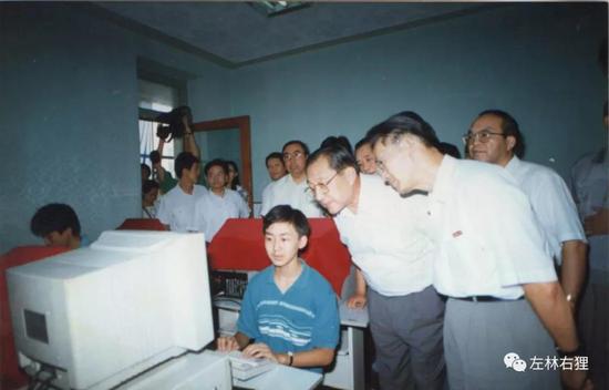 李岚清接见王小川