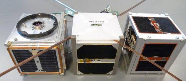 这是30×10×10厘米的CubeSats卫星，重量仅有几公斤，可以携带多种不同的有效载荷，它们经常用于地球观测，或者进行低成本的科学实验。