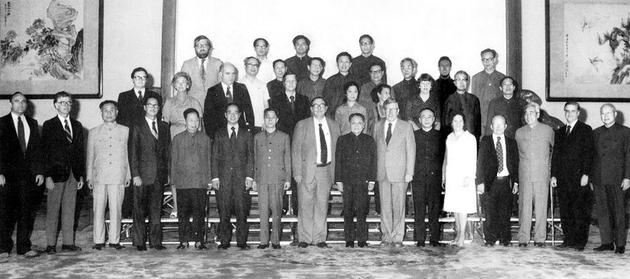 1979年6月10日-13日，中美高能物理联合委员会第一次会议在北京召开，邓小平、方毅接见了中美高能物理联合委员会成员。（图片来源：中国科学院高能物理所网站）