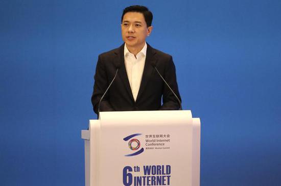 百度公司董事少兼尾席施行民李彦宏