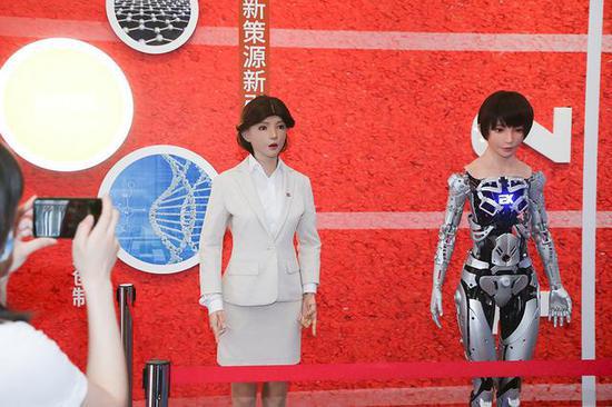 上海首个中心城区自动驾驶开放测试区亮相
