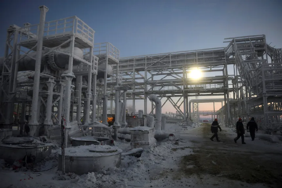 2021 年 11 月 30 日，俄罗斯亚马尔半岛的乌特伦涅耶气田，该气田为诺瓦泰克公司的北极液化天然气 2 号项目供气。