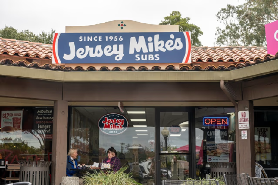 Jersey Mike’s营收走高但报告季度亏损