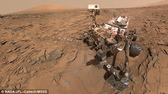 2012年,好奇号火星探测车在一处古老的火星海床遗迹上漫游时,分析了许多数十亿年前暴露于液态水中的岩石。