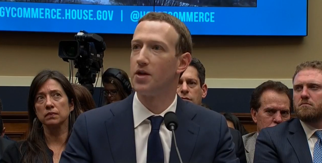 扎克伯格在听证会现场