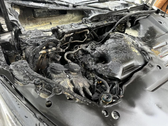 上汽荣威行驶途中自燃! 曾宣传“让灭火器失业”,消防认定“不排除发动机故障”