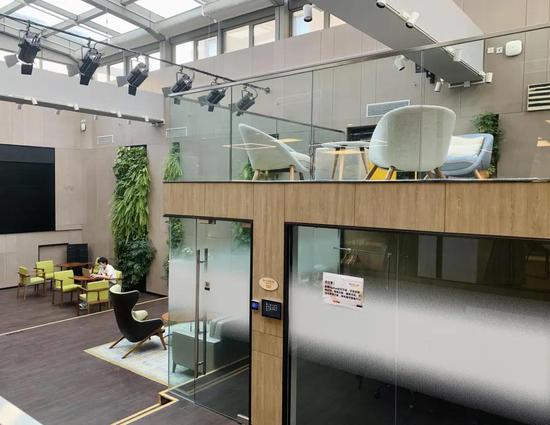 Distrii办伴中关村店的收费活动场地 摄 / 燃财经