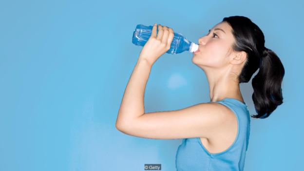 健康的身体会通过口渴感提醒我们注意避免脱水