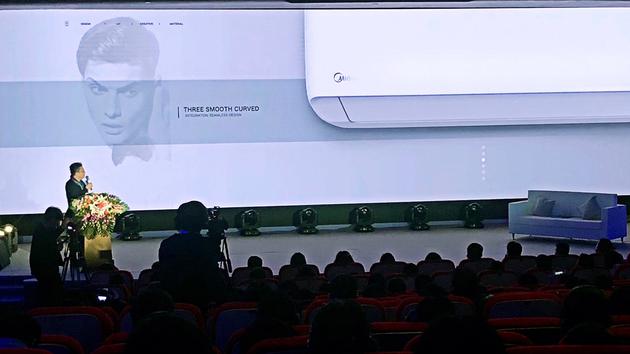 美的发布MWOW空调:滤网可直接外部抽取