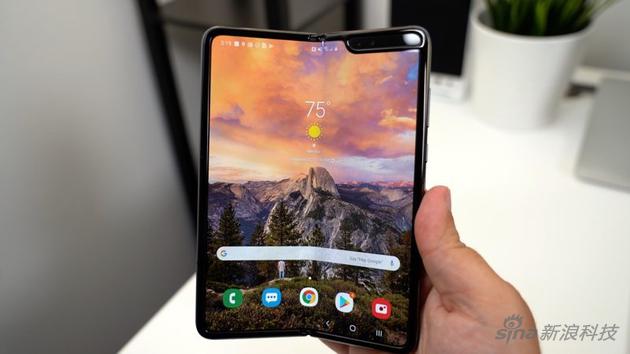 三星Galaxy Fold 图片来自macrumors