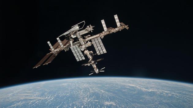 在国际空间站工作的宇航员每天的工作和休息时间以五分钟的最小单元来安排，这给了他们目标