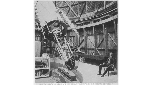 罗威尔在亚利桑那州弗拉格斯塔夫建造了一个天文台，以观察火星文明。最终，这个天文台发现了冥王星。