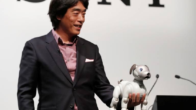 2017年东京新闻发布会上,Kawanishi展示了智能机器狗Aibo