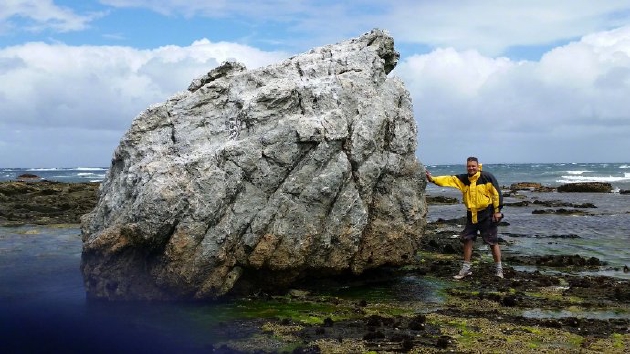 一项新的研究发现,3800年前,智利北部发生了一次震级约为9.5级的古代超级地震,由此引发的海啸袭击了9600公里之外的新西兰,波浪将汽车大小的巨石带向海岸内近一公里处。