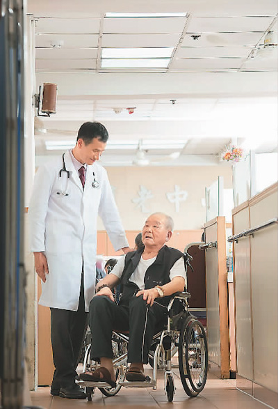 香港养老院的入住率较高，在养老院加装智能设施，效果明显。 　　（资料图片）
