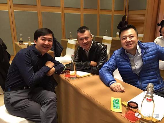 王小川和他的七中同学任宇昕（中）、刘晓棕（右）