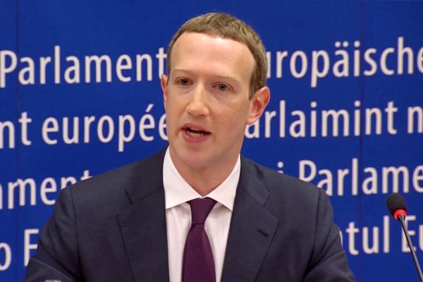 Facebook承认2015年后给予61家公司用户数据访问权限