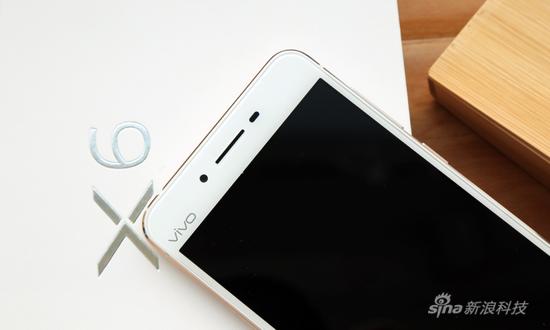 顶部设计很vivo