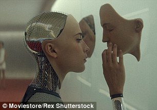 电影《机械姬》里，一位计算机程序员爱上了人形机器人，这一场景或许并不遥远。