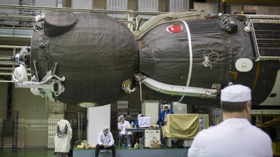 模拟器采用的是与联盟号飞船一模一样的设备