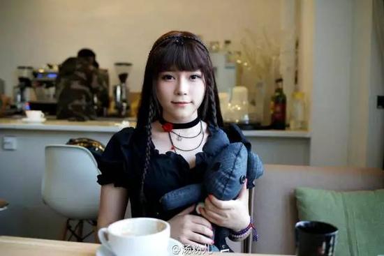 网红、女主播:性感背后的多面人生(组图)
