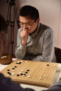 人工智能还没有颠覆围棋:至少打败真正高手再