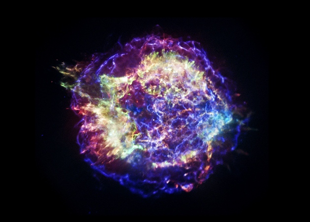 仙后座A（Cassiopeia A），银河系中已知最年轻的超新星遗迹，也是天空中除太阳外最强的射电源