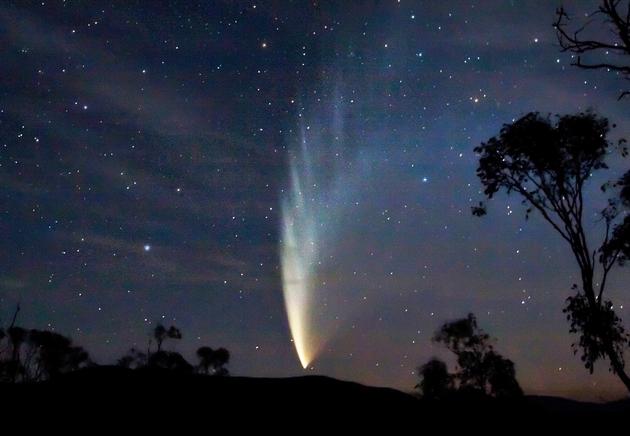 Comet C/2006 P1 麦克诺特大彗星，拍摄于2007年的澳大利亚