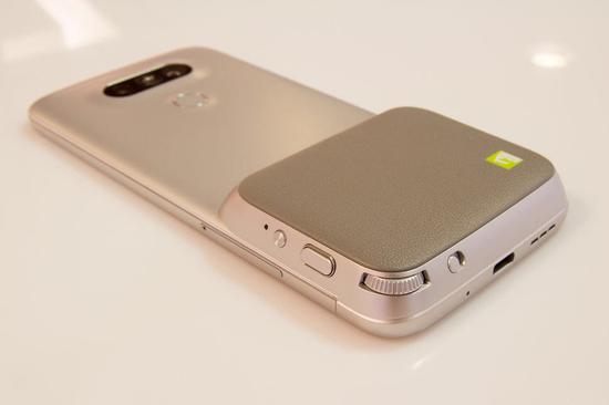 LG G5配件LG Friends携手Signature参展AWE
