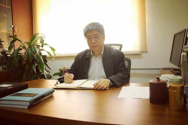 图4 中国科学院微重力重点实验室主任、实践十号卫星科学应用系统主任设计师王育人研究员