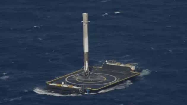 SpaceX上周首次在海上平台成功回收火箭