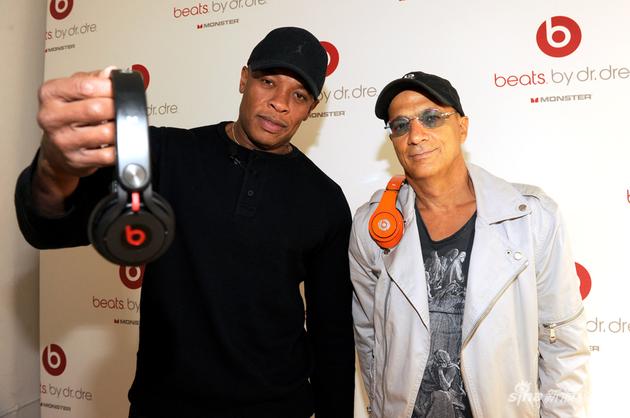 Jimmy Iovine更多负责和流行音乐人的对接