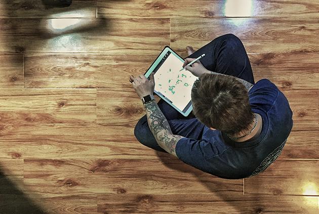 tatto:这是一个摇滚乐手用iPad Pro转行做纹身师的故事 除了在INS上小有名气,这还是个喜欢用iPad Pro创作的纹身师傅