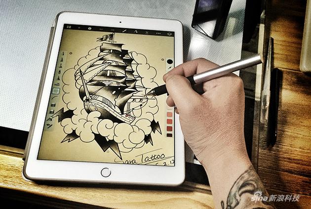 tatto:这是一个摇滚乐手用iPad Pro转行做纹身师的故事 创作工具能改变生活模式