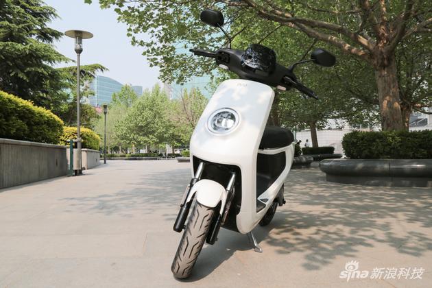 小牛m1:一个妹子的小牛M1电动车骑行体验:颜值高动力足 小牛M1的颜值还是很高的