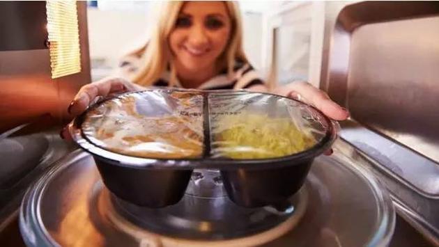 流言揭秘:加热的塑料餐具有毒?|饭盒|有毒