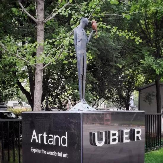 Artand为Uber建的艺术等车位