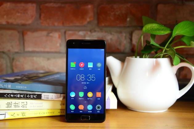 zukz2:联想ZUK Z2评测:原来常程才是罗永浩的铁粉 真机实拍图