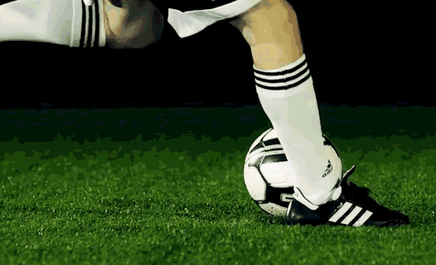 欧洲杯里的科学:电梯球和香蕉球如何踢出来的