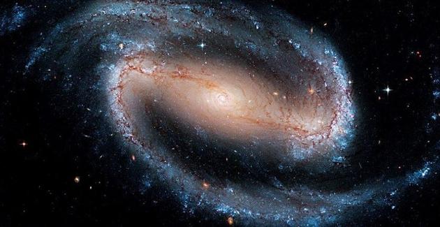 2013(NASA)ùԶϵNGC6984