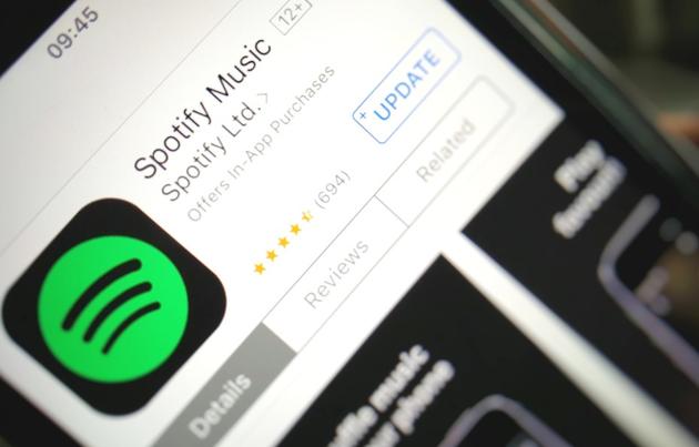 新闻早知道:Facebook消息用户破10亿 Spotify计划明年上市