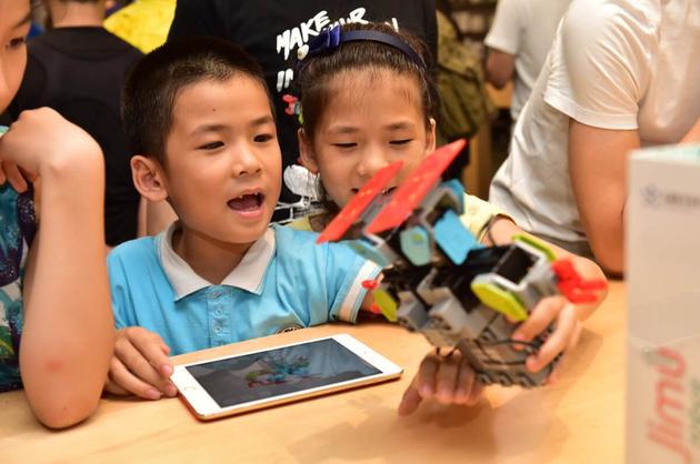 选发布Jimu课编程机器人:已登陆Apple Store|编