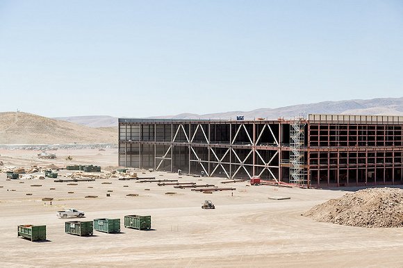 在建的Gigafactory，将成为全球最大的锂离子电池工厂