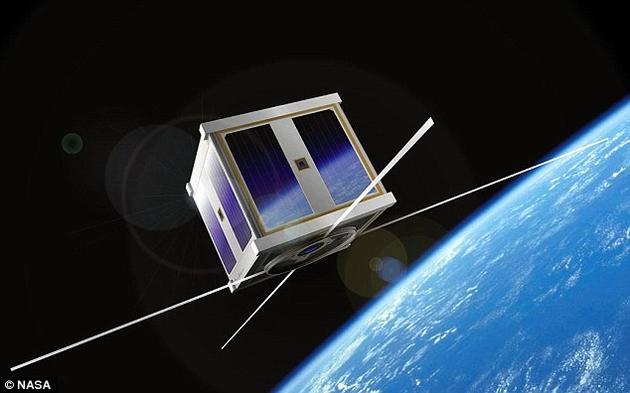 美国军方希望有朝一日能够利用“立方体卫星”（CubeSats）这样的低成本微型卫星在地球高空释放大量电离气体，以提升地球电离层对短波信号的反射性能