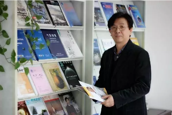 液桥热毛细对流研究项目主任设计师、
中国科学院力学研究所康琦研究员