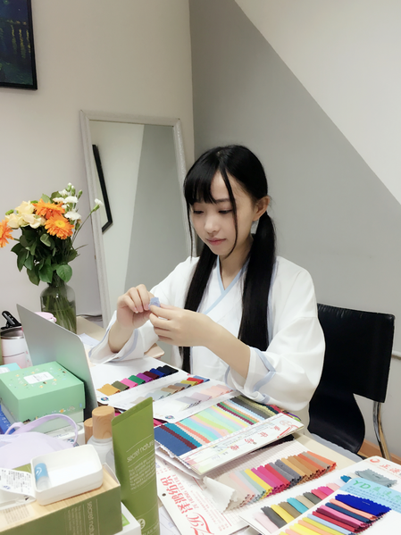 小豆蔻儿:小豆蔻儿:94年网红的微博成长之路 小豆蔻儿