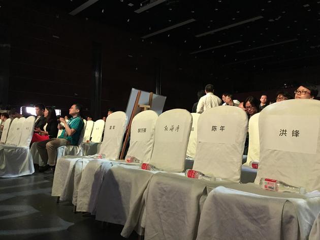 小米3手机真实图片 杜海涛出现在现场,但只是来采访