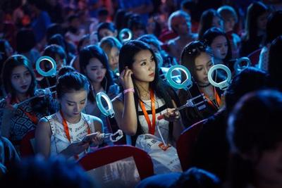 又一个风口：网红平台化 从拼“颜值”到拼“内容”