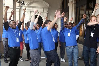 ƻ������Υ�������Ͷ��� ���Լ����۵�Ա�����Ϸ�ͥ